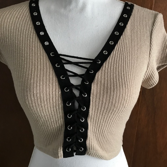 Never worn Fashion nova crop top - Picture 1 of 3